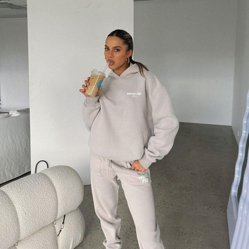 Women's Spring, Autumn and Winter Hoodie Set Fashionable Sports Long-Sleeved Pullover Hooded Sweatshirt Two-Piece Set