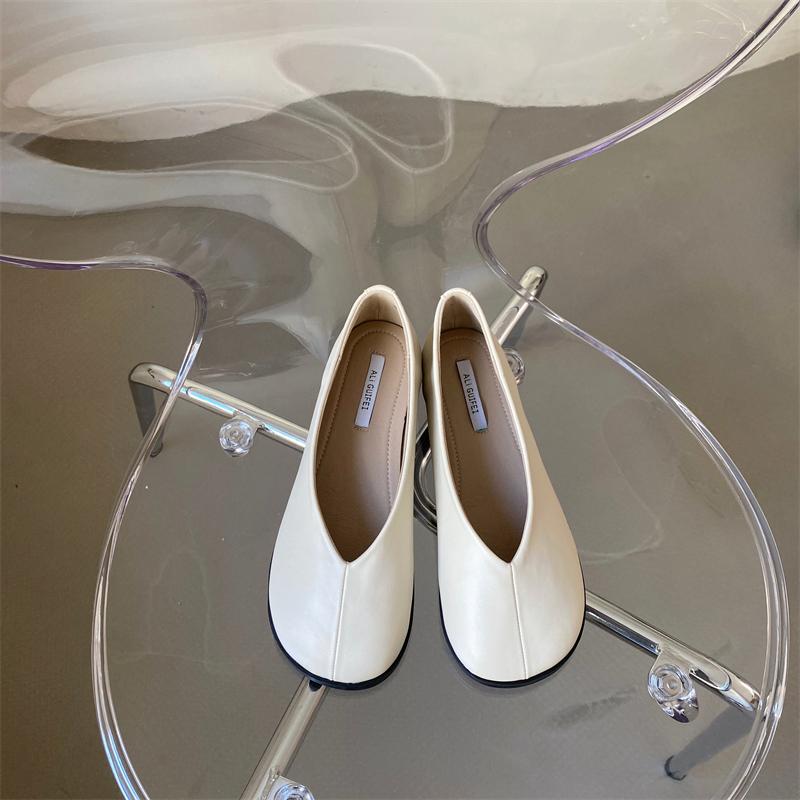 Fashion Retro Round Toe Loafers Women Solid Leather Flats Shallow V-Open Boat Mocasines Femmes Comfy Slip On Daily Walking Shoes Ladies