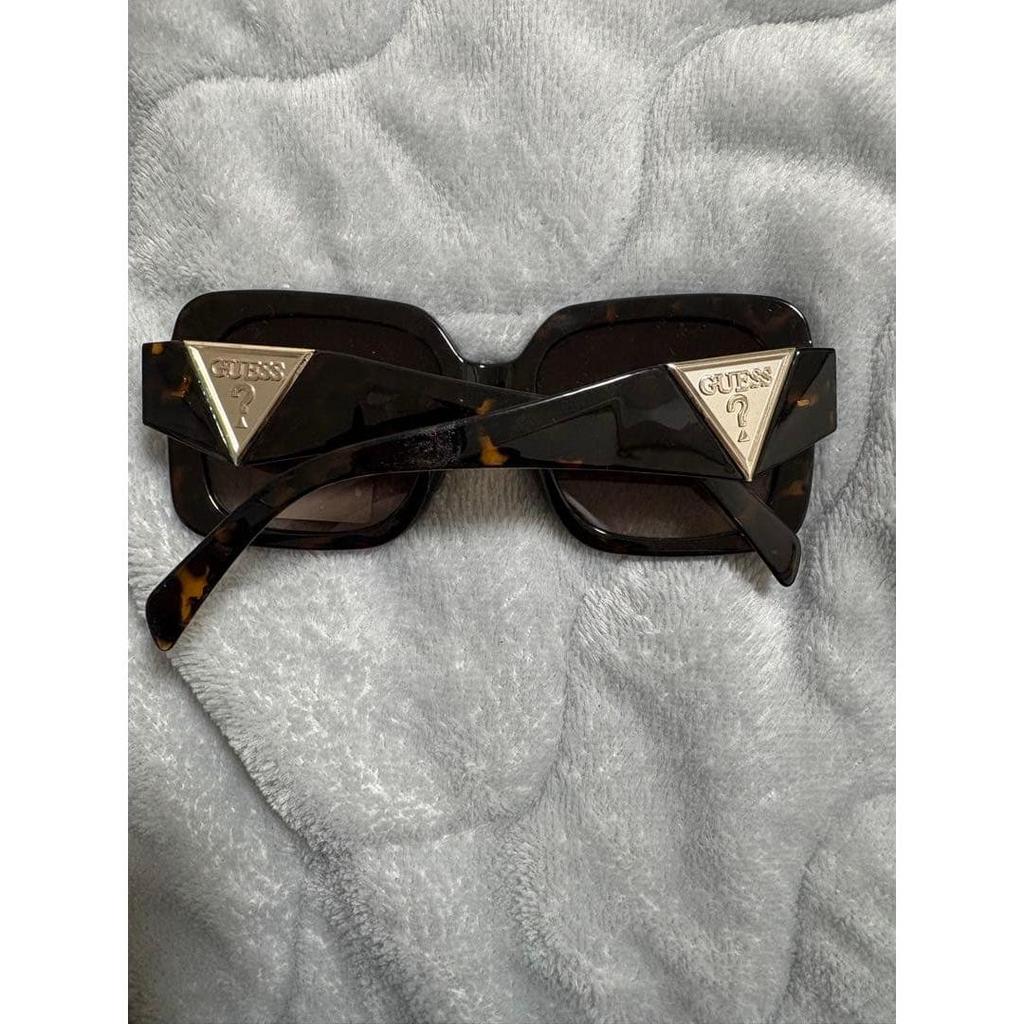 Used GUESS brown square sunglasses