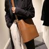 Fashionable 2026 Women's Leather Shoulder Bucket Bags Handbags Winter Fall Autumn Femme Design Casual Sac De Luxe Femme Vintage