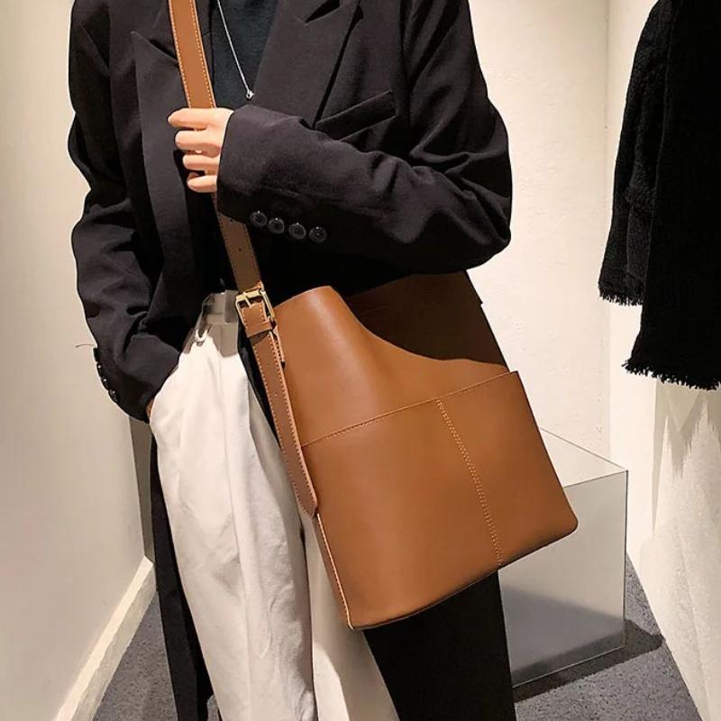 Fashionable 2026 Women's Leather Shoulder Bucket Bags Handbags Winter Fall Autumn Femme Design Casual Sac De Luxe Femme Vintage
