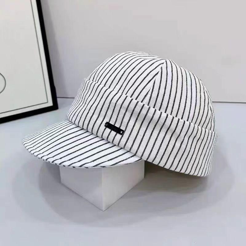

The hat shows a small face, suitable for square and round faces, casual white striped peaked cap, women s comfortable pure cotton One size fits all білий