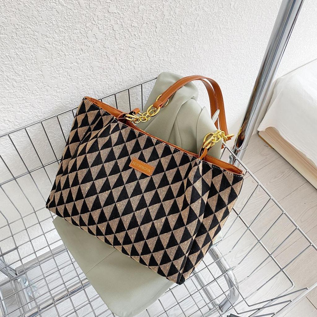High-Capacity Retro Plaid Tote Bag - Casual European & American Style Handbag for Work & Commute