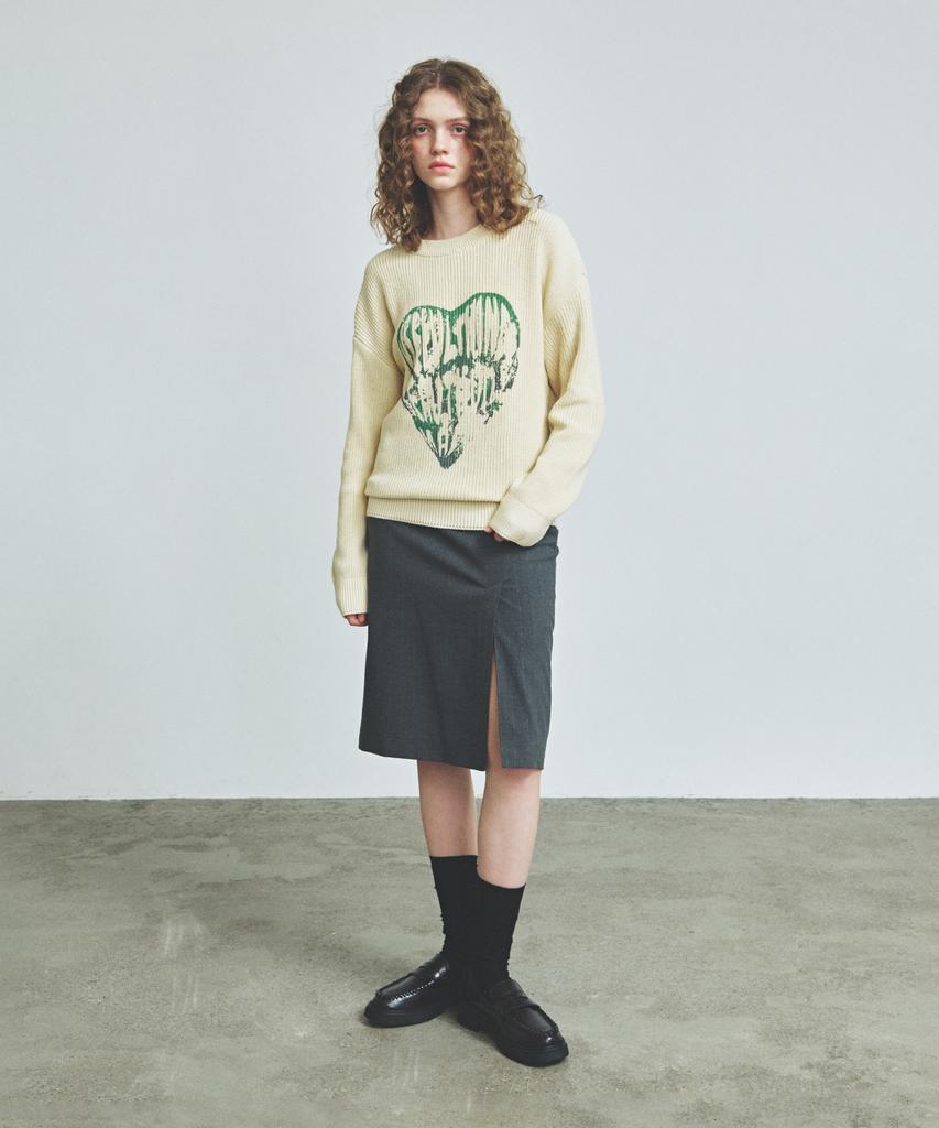 KNITTED Vintage Heart Round Knit Oatmeal