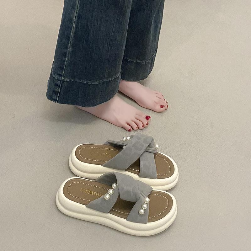 

French beauty with skirt cool slippers women s summer wear 2025 new thick-soled pearl half slippers beach sandals women 35 светло-синий