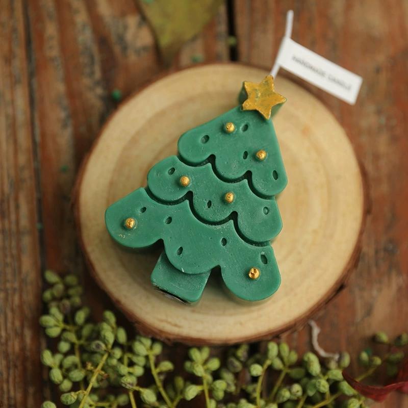 1Pc Christmas Soy Wax Aromatherapy Candle - Creative Multi-Color Christmas Tree Shape, Romantic Xmas Gift & Home Decor