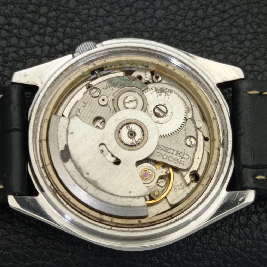 AUTOMATIC VINTAGE SEIKO 5 JAPAN 7005A MENS ARABIC WHITE DIAL WATCH A702440-5 R124-a702440