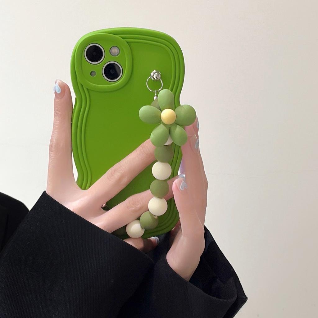 Ins Niche Style Flower Chain Case for iPhone 16 Pro Max Apple 15 Phone Case 13/12 Wave Case 14