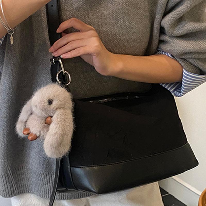 Large capacity dumpling bag women's winter new simple shoulder messenger bag student class commute small square bag