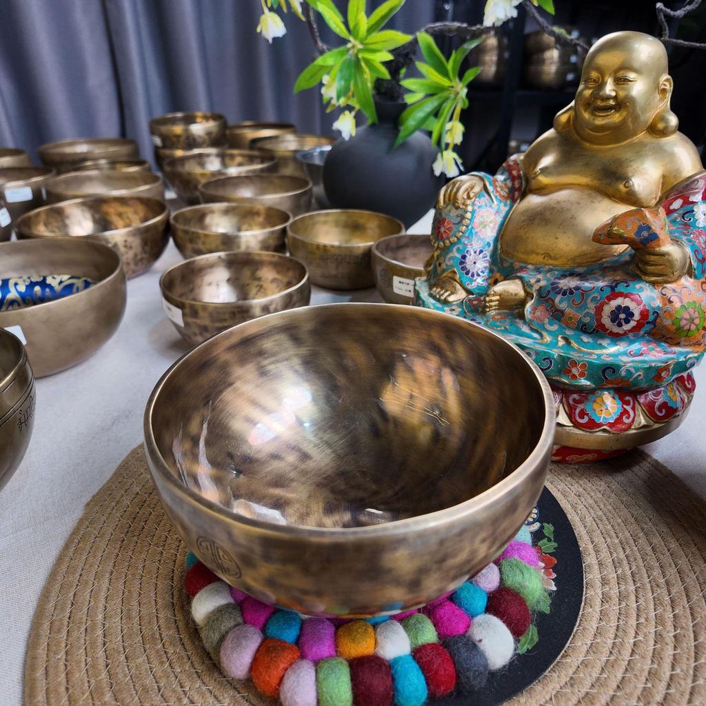 Full Moon Handmade Nepal Singing Bowl - Thickened Copper for Meditation and Yoga