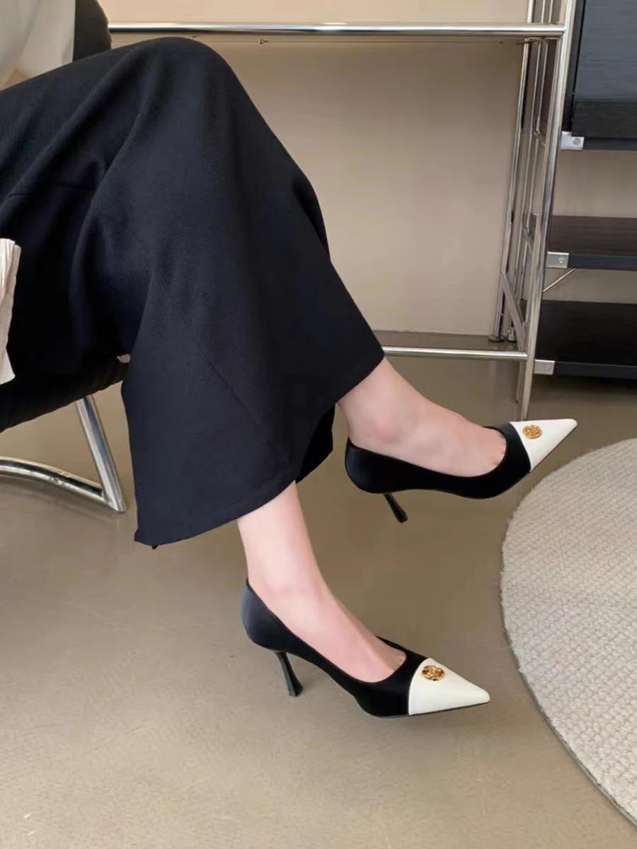 

Осенние новые модные женские туфли на высоком тонком каблуке с цветными блоками, украшенные металлической пряжкой, женская обувь 40 чёрный