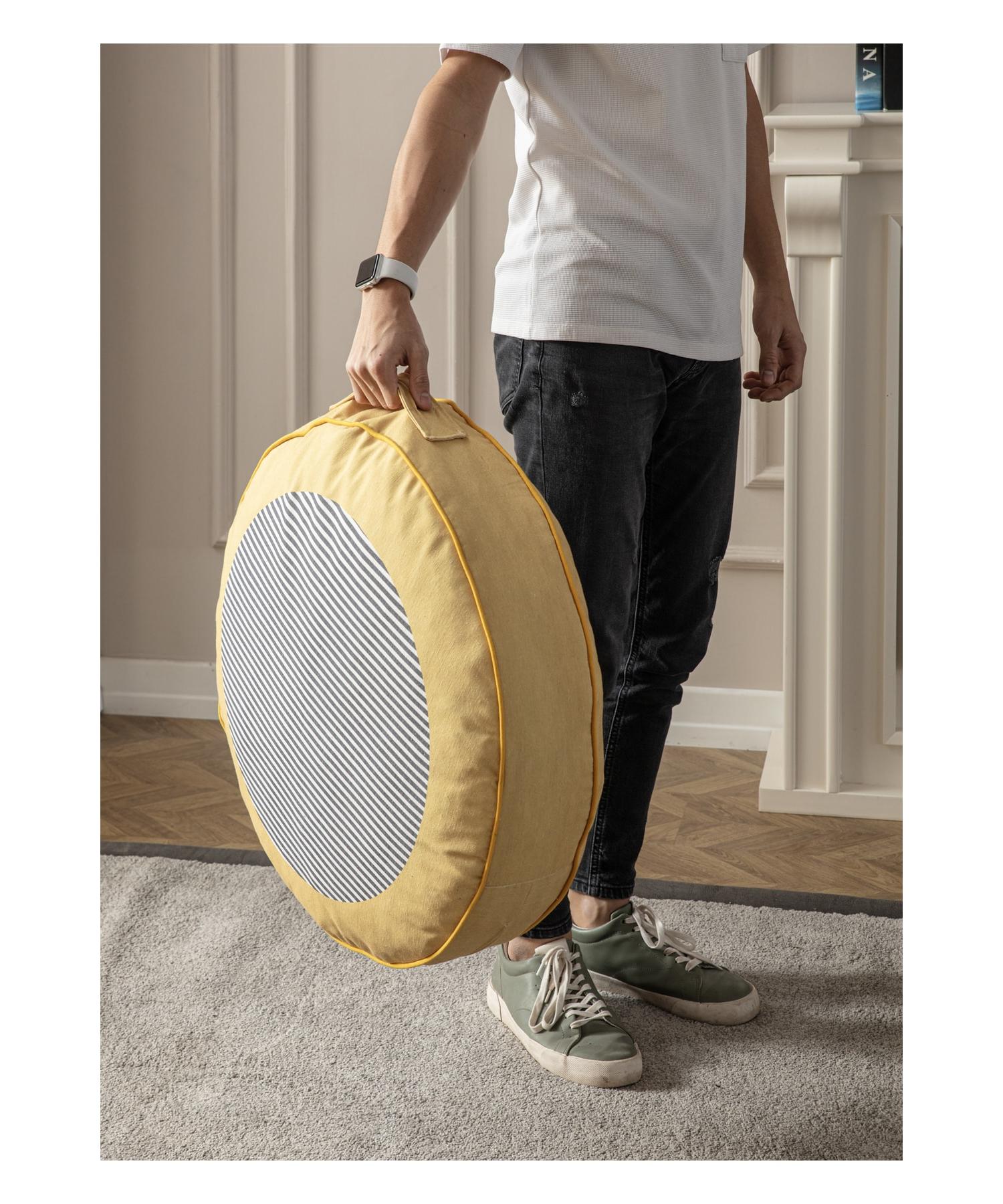 

Декоративная многоцелевая напольная подушка