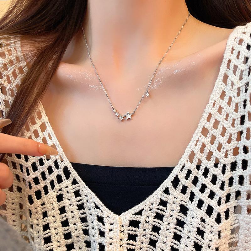 High-end Super Flash Zircon Titanium Steel Necklace Women's Versatile Niche Temperament Silver Collarbone Chain Internet Celebrity New Accessories