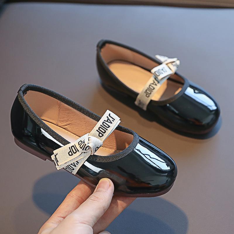 

2025 Весна и Осень Туфли из маленькой кожи для девочек Туфли принцессы Туфли Доудоу для маленьких девочек, детей среднего и старшего возраста Мягкая подошва Детская детская одинарная 36 yards inner length (21.7cm) чёрный