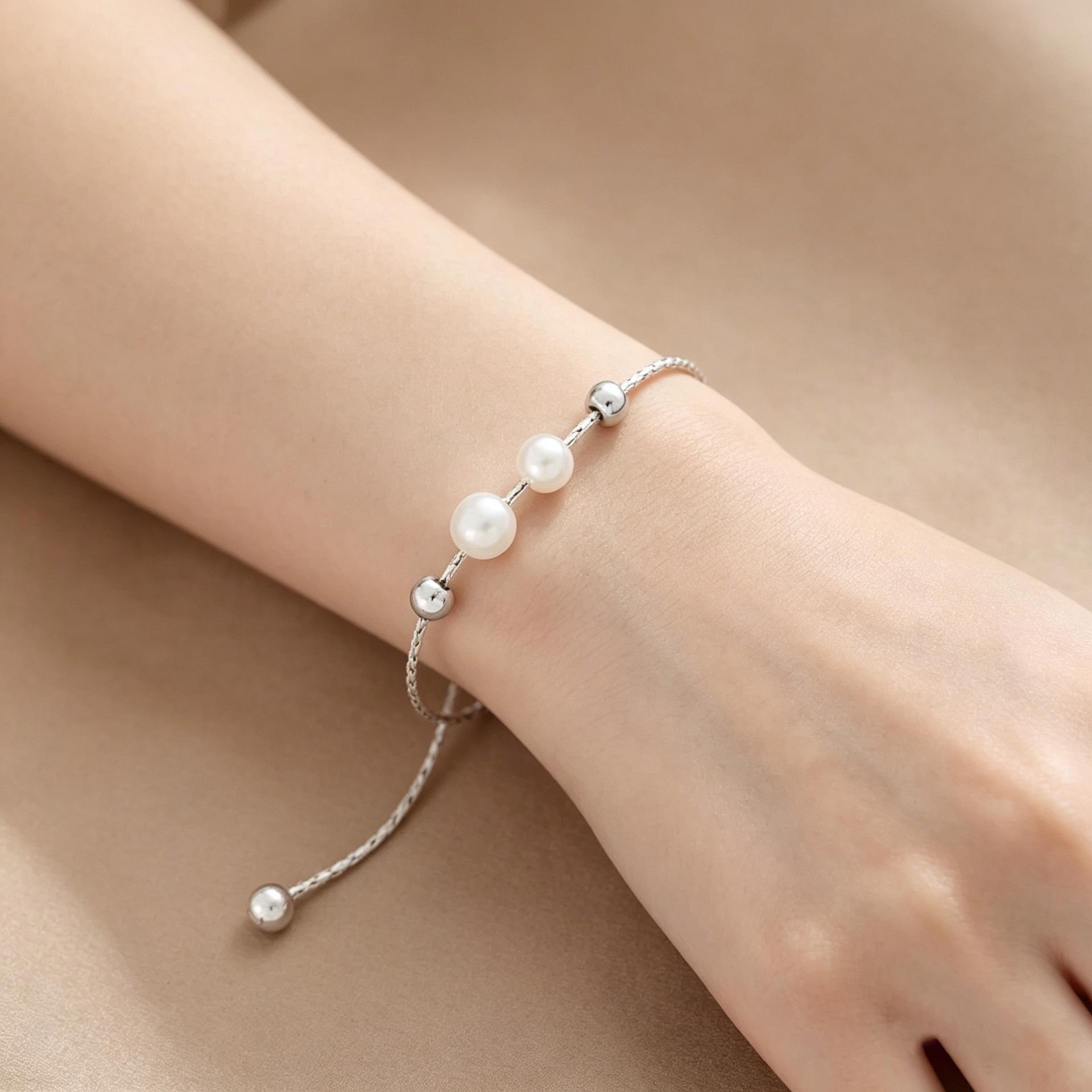 Korean Style Adjustable Pearl Bracelet for Women - Simple, Versatile, High-End Fashion Jewelry