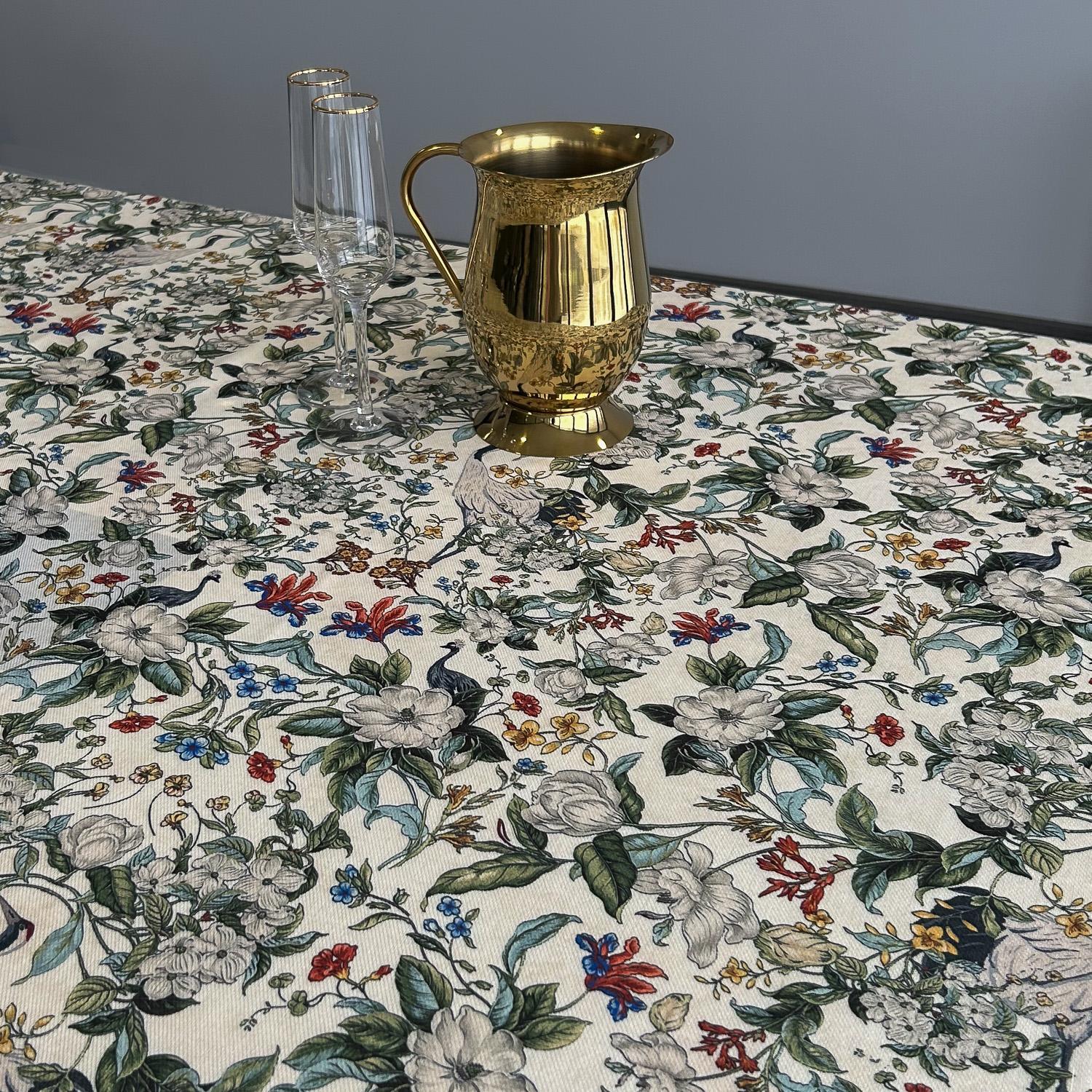 

Скатерть кремового цвета Sertex Home с цветочным узором