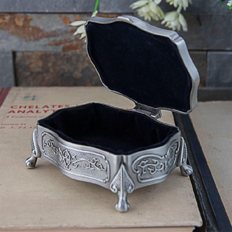 Antique Design Jewelry Storage Box Protective Alloy Frame Portable Size For Bridal Accessories Home Decoration