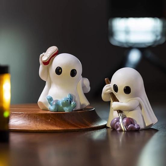 1/2 ks Halloweenská figurka ducha Mini kreslená soška ducha PVC socha Miniaturní ozdoba ducha Domácí kancelář Stolní dekorace