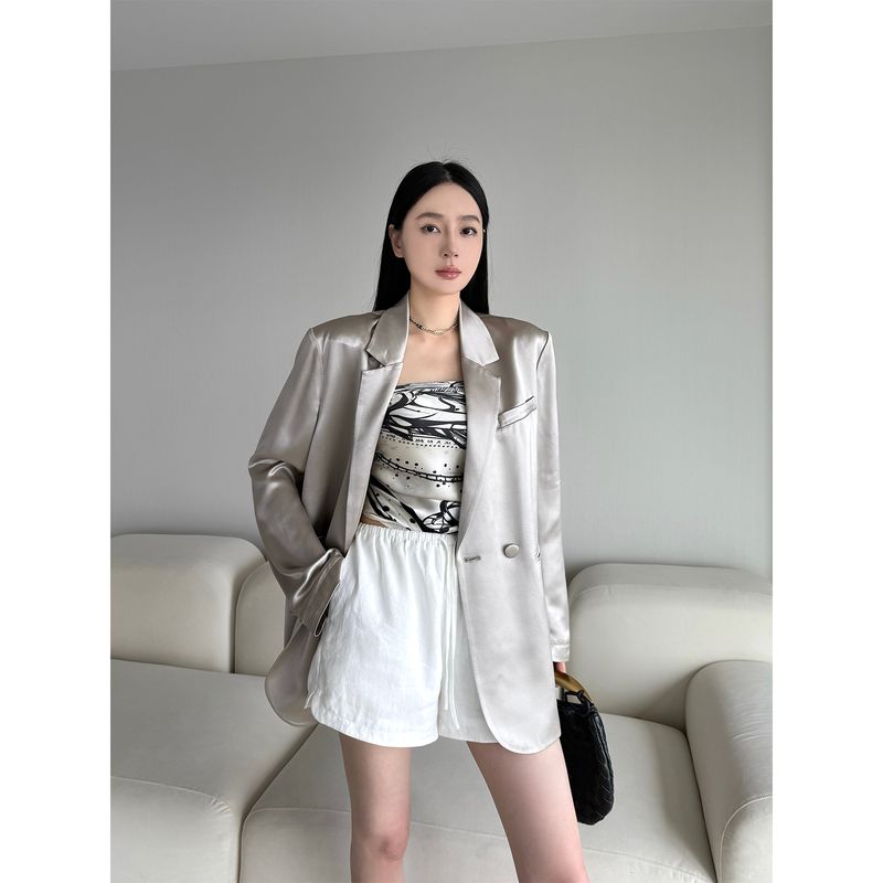 

Чжоу Мяо Zhoumiao [Облегченная версия] Тяжелый ацетатный костюм из жемчужного атласа Изысканная грация Верхняя одежда Женская Pretty Milk tea color M