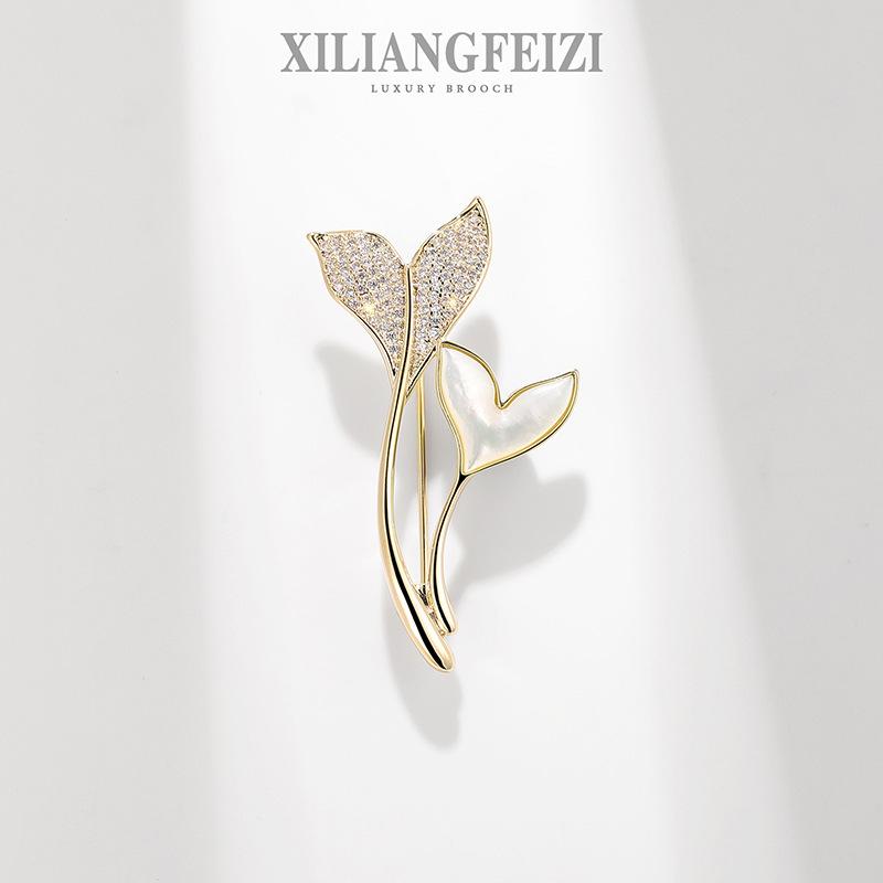 Bo Xin Yun Elegant Zirconia and Natural Seawater Shell Fish Tail Brooch