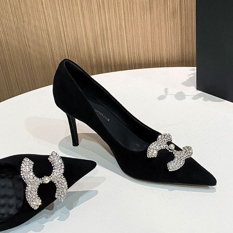 New rhinestone pointed low heel single shoes light mouth metal buckle middle heel soft sole comfortable women's shoes ladyshoes 2025 spring
