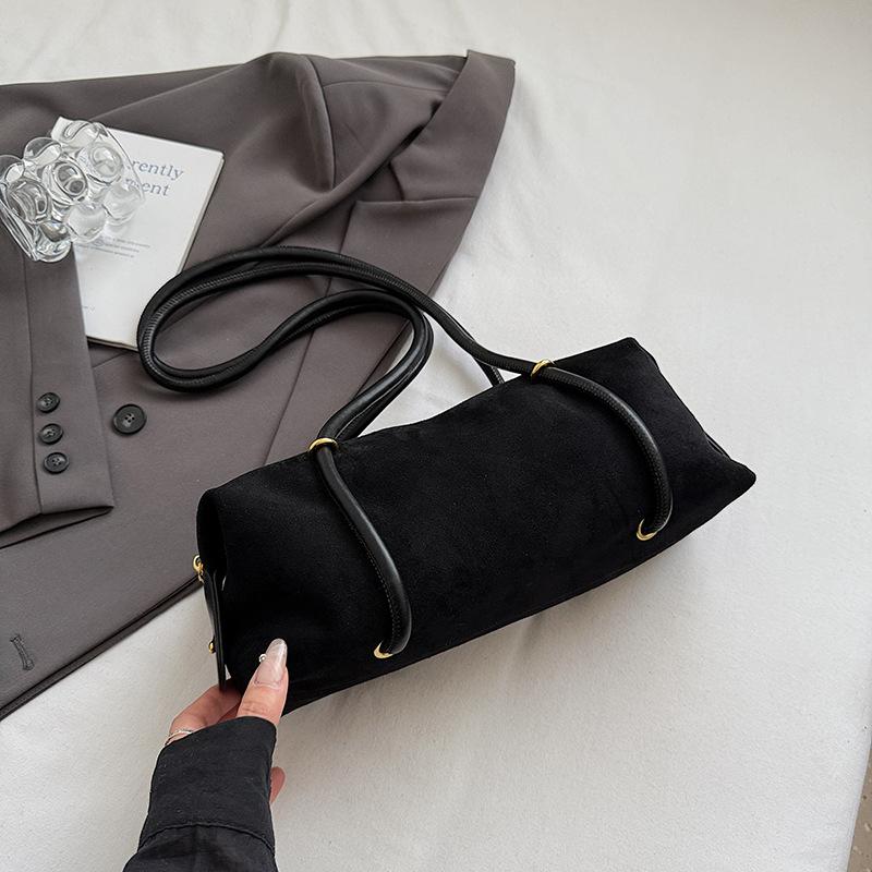 

Вместительная ретро сумка-подмышка женская 2025 осень и зима новая замшевая портативная сумка через плечо ретро сумка для поездок 31*10*11