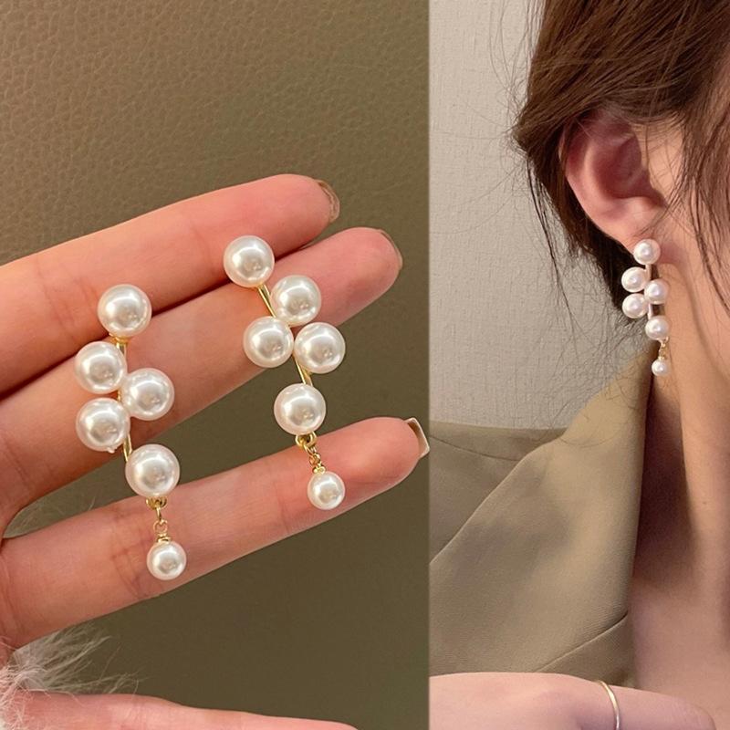 French Vintage Pearl Tassel Grape Earrings Niche Creative Fruit Fairy Temperament Stud Earrings Women Jewelry Accessories