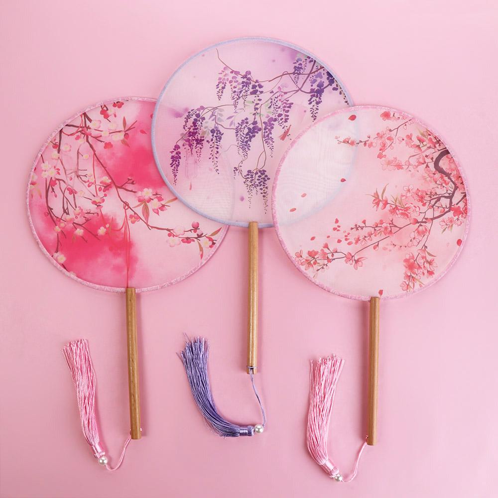 Stickerei-Fächer im chinesischen Stil mit Anhänger, Seidenfächer, Vintage-Fächer im chinesischen Stil, Fotografie-Requisite