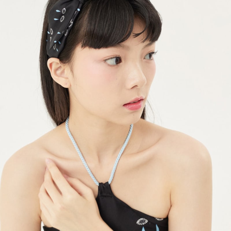 LOVUEE Bitter Daisy Seiden-Doppelschleifen-Stirnband