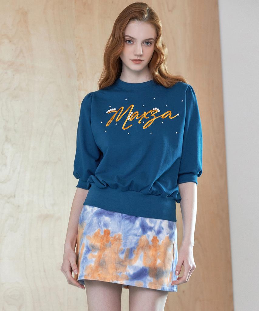 MAXZA Lettering Pearl Stud Point Sweatshirt