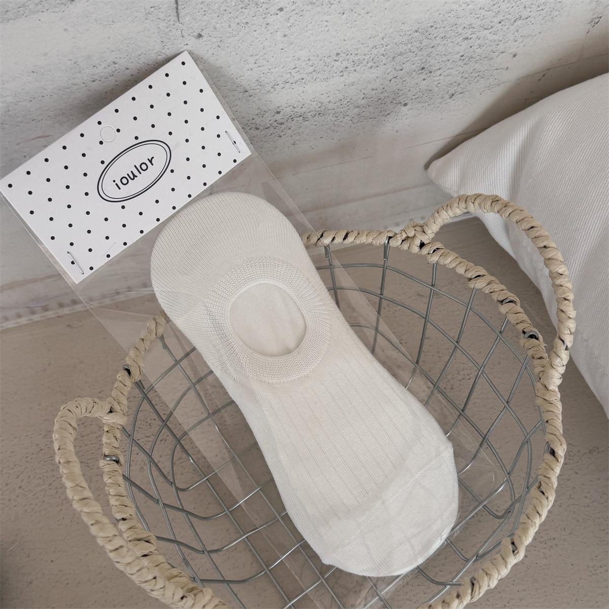 

Summer Anti-slip and Non-dropping Ship-following Socks, Solid Color Sweat-absorbing and Breathable Boneless Socks for Women 1 pair білий