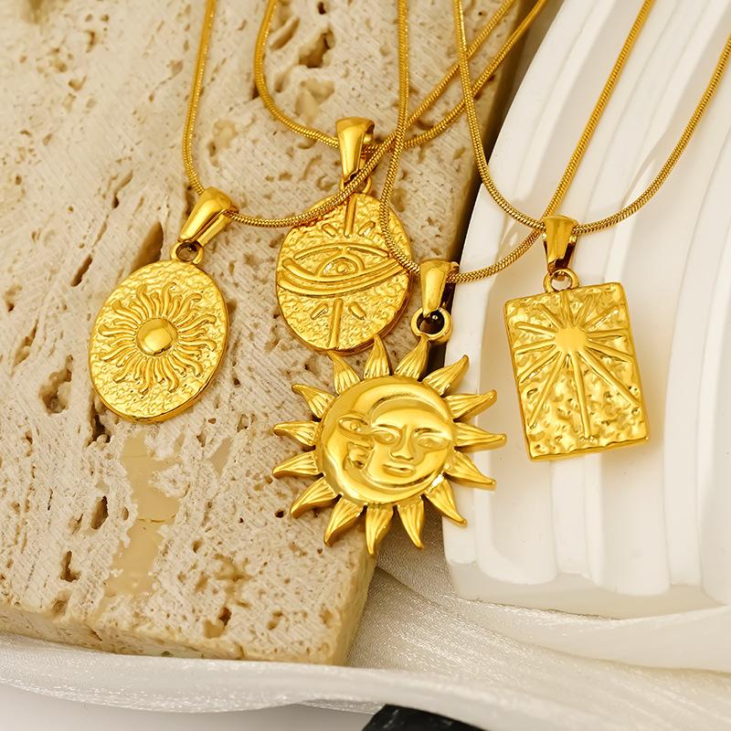 Retro Stainless Steel Tarot Sun Square Necklace Women'S High-End Titanium Steel Jewelry