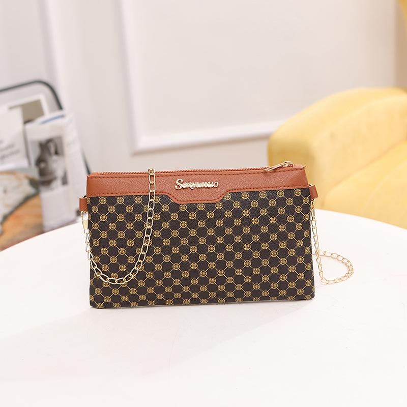 

Женская сумка новая с принтом контрастного цвета на плечо с декоративной цепочкой кроссбоди маленькая квадратная сумка повседневная для мелочи коричневый