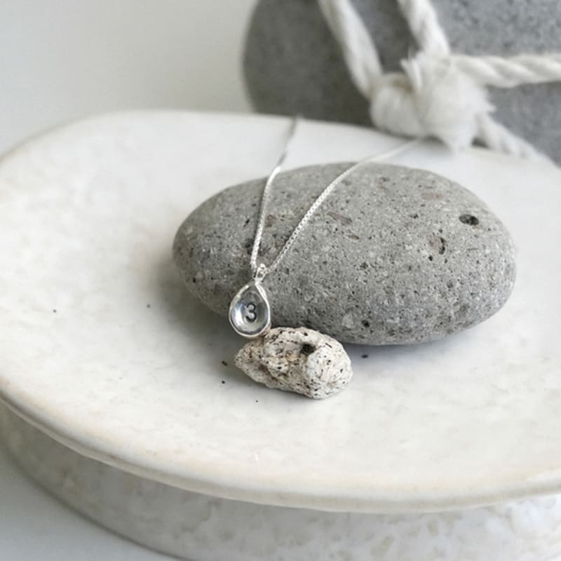 

REINDEER GENTLE STONE NECKLACE 08 SILVER