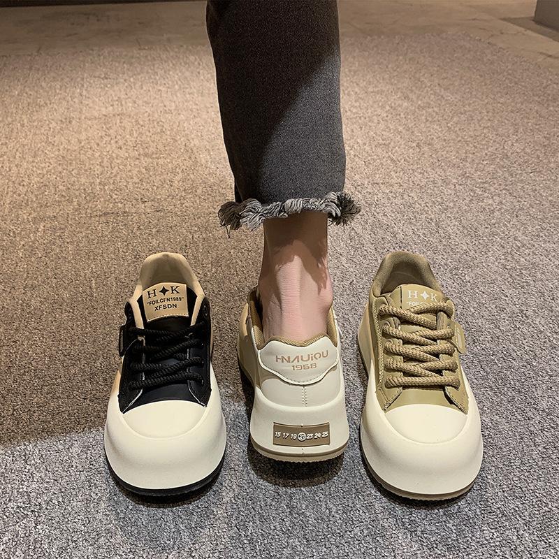 Little White Shoes Women's 2025 Autumn and Winter New Lightweight Round Head Heightening Platform Bread Shoes Popular Versatile Casual Sports Shoes