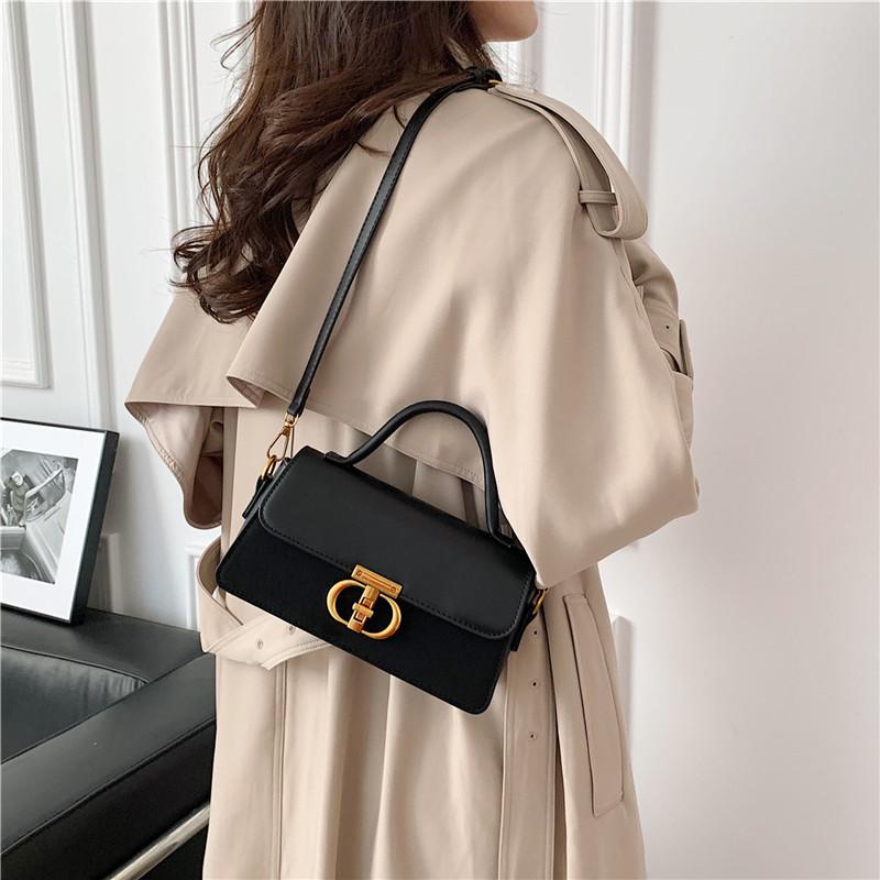 

Новая женская сумка 2025 новая осенне-зимняя ретро универсальная на плечо сумка-мессенджер нишевая портативная маленькая квадратная сумка 22*8*12 чёрный