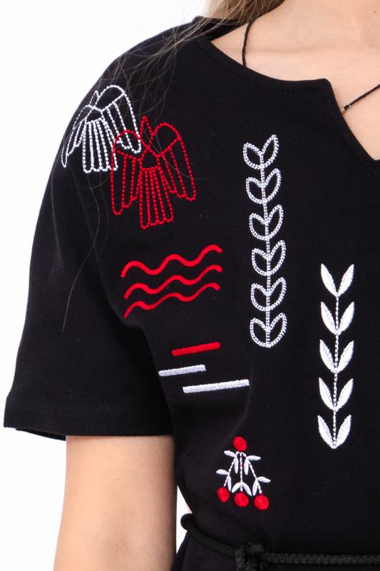 Vyshyvanka (Flickor) – Svart med röd & vit folkbroderi, Sommar, 6439-015-22 HC