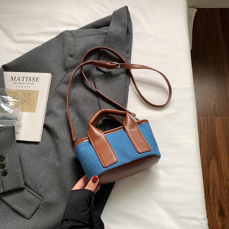 Foreign order retro portable small bag women's 2025 spring and autumn new pillow bag advanced texture versatile commuter messenger bag