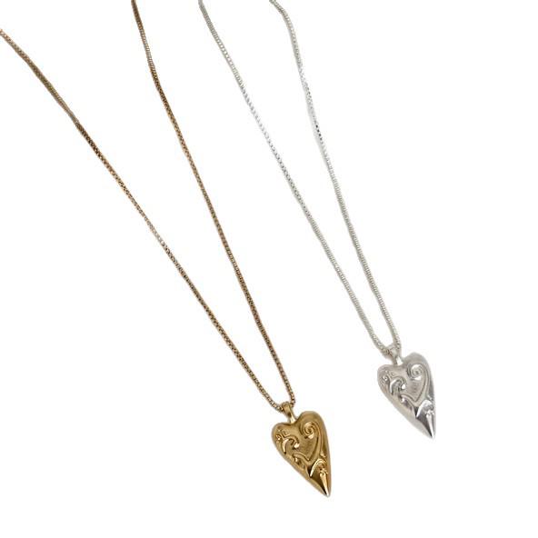 Korean Style Heart Totem Pointed Toe Necklace: Unique Niche Design, Fashionable Clavicle Chain for Women.