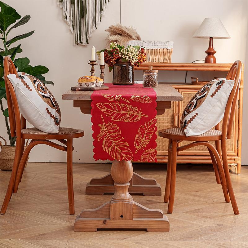 

Leaf Hot Stamping TableFlag Light Luxury Desktop Decora Fabric Dustproof Long Table Runner Beautiful Decoration of Home Restaurant with Central Banner 30*90cm