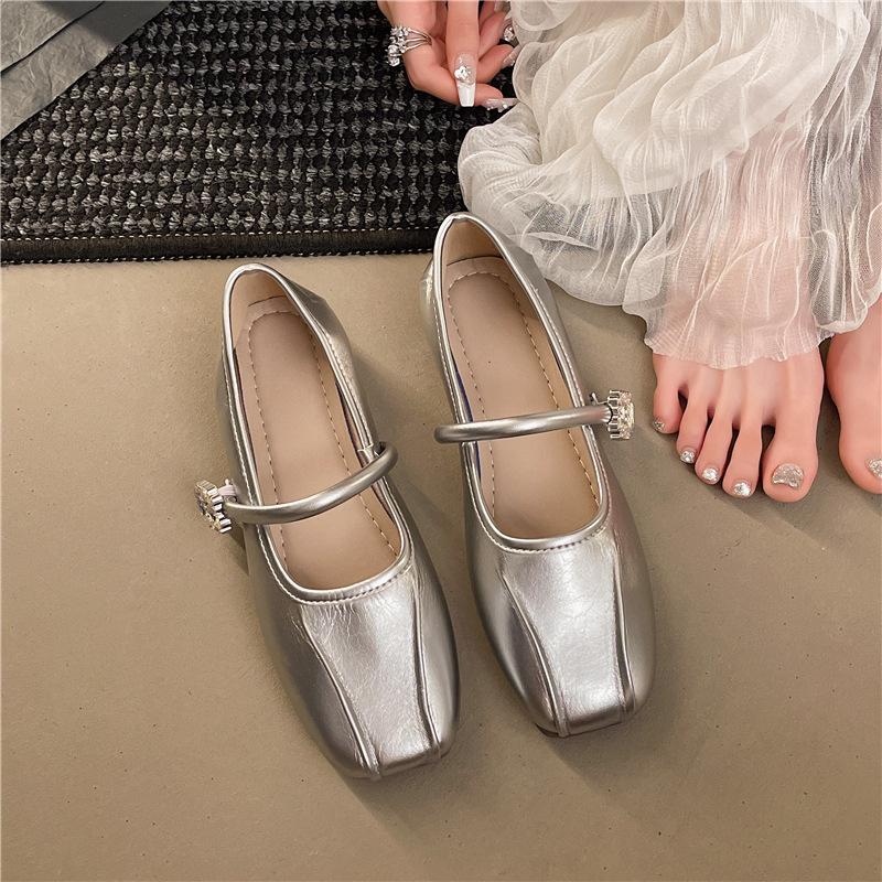 One-pedal Versatile 2025 French Spring New Mary Jane Shoes Women's Flat-soled Shallow Mouth Retro Square Head Pleated Single Shoes