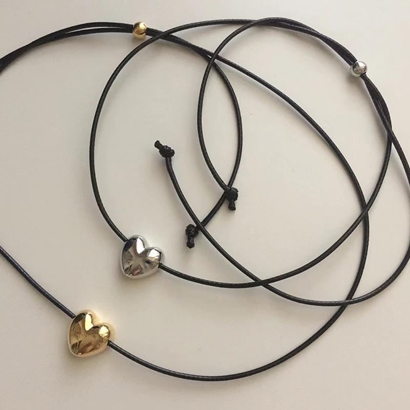 Korean Vintage Metal Heart Leather Necklace for Women - Versatile, Trendy Choker Chain