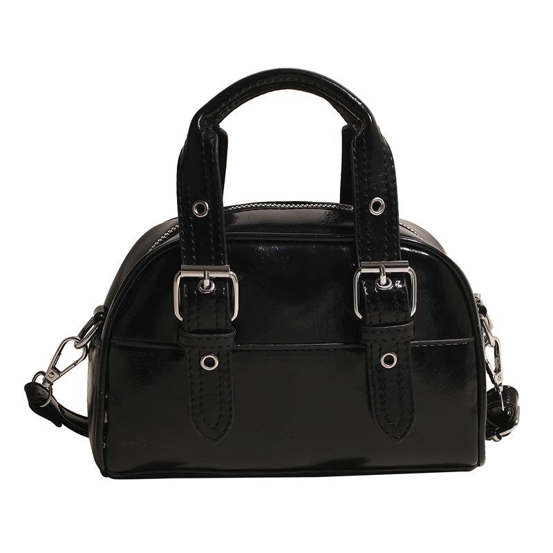 Premium bag women's new fashion trend shoulder messenger bag casual simple bowling bag pillow bag