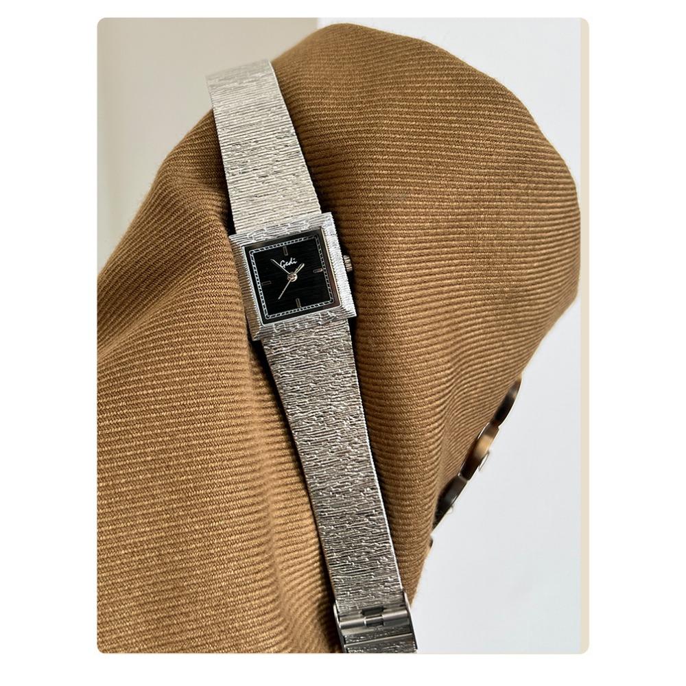 Light Luxury Women's Square Small Gold Watch Light Luxury Steel Strip Retro High End Versatile Watch Texture Quartz Watches