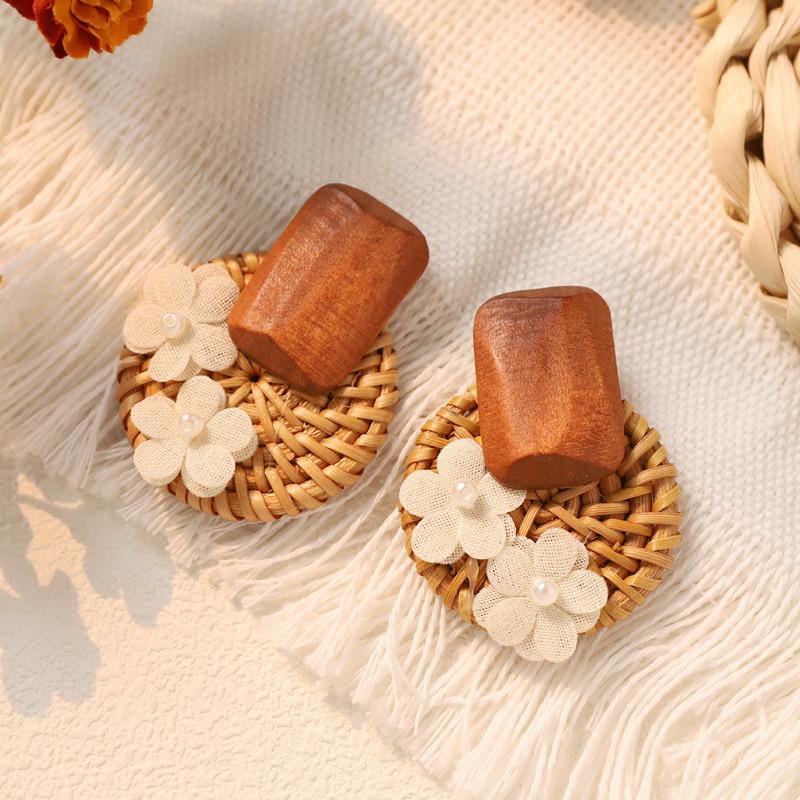 Ručně vyráběné náušnice s květinami z travního ratanu, retro, dovolenkové, bohémské, ostrovní, plážové, dámské náušnice