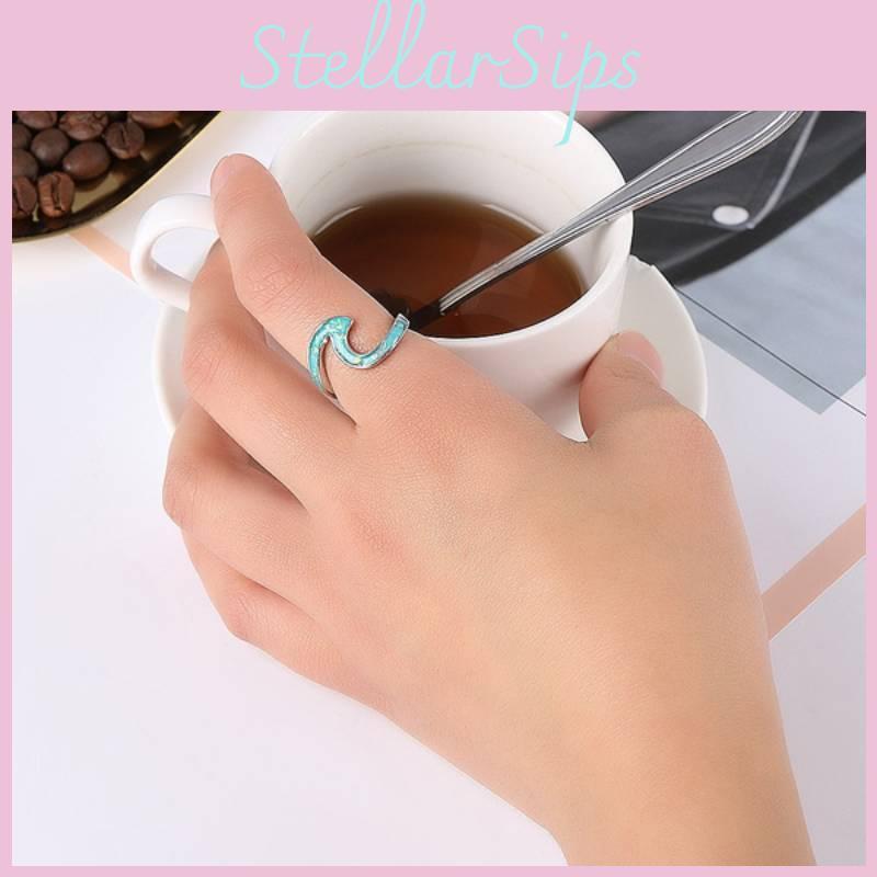 Premium Quality Wavy Ring With Trendy Geometric Design In White And Green Colors