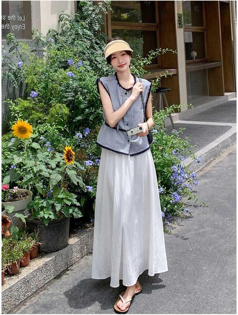Summer 2025 French-Style Women's Two-Piece Suit: Vest Top & Skirt