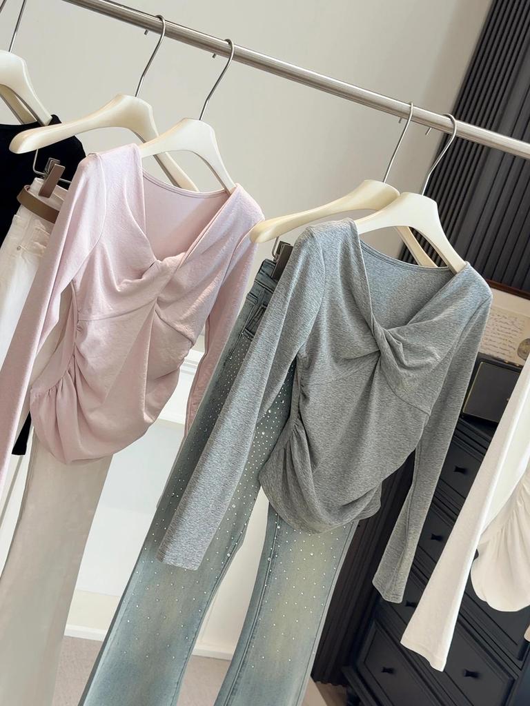 Stylish Twisted V-Neck Long-Sleeve Women's T-Shirt, Spring 2026 Slim-Fit, Figure-Flattering Base Layer.