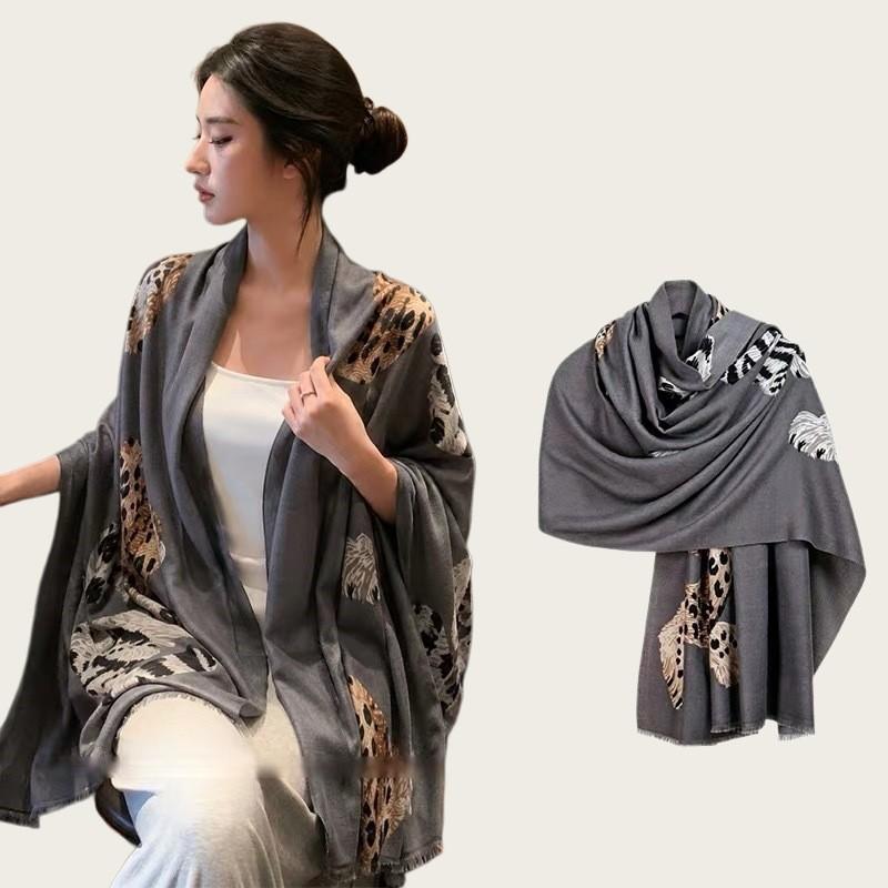 American Retro Leopard Shawl Women's Old Money Style Light Luxury New Temperament Scarf High-end Leopard Print Silk Scarf