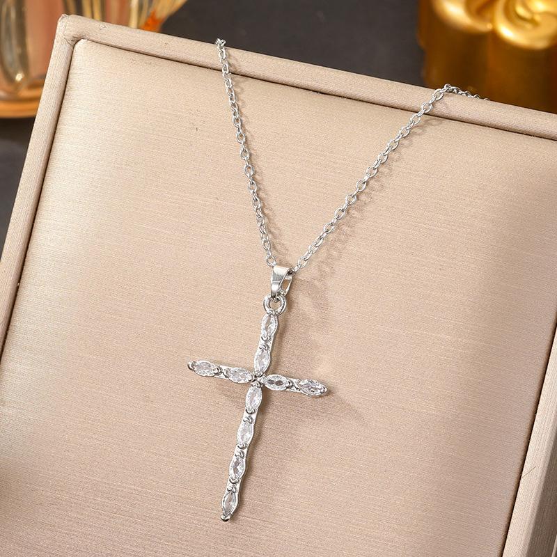 Women's Light Luxury Zirconia Cross Necklace - Stainless Steel Clavicle Chain